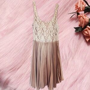 ISSI Cream Lace Chemise with Pleated Skirt